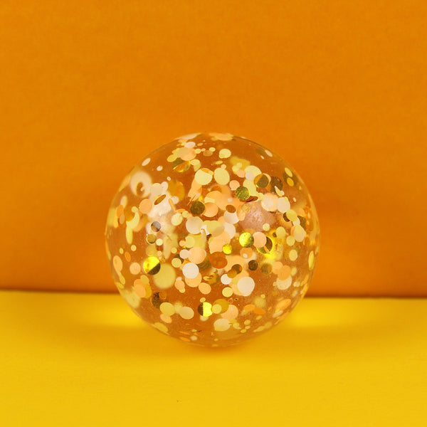 Flummi (kleiner Ball) mit Konfetti, Gold/Zitronengelb/Apricot, 49 mm - Ava&Yves