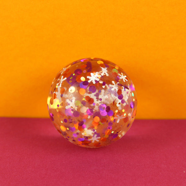 Flummi (kleiner Ball) mit Konfetti, Schneeflocken, Lila/kupfer/weiß, 49 mm - Ava&Yves