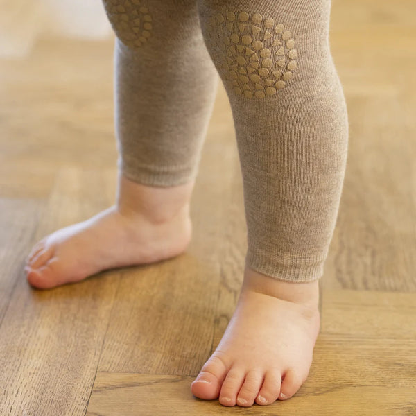 Rutschfeste Krabbel-Legging aus Wolle, Sand - GoBabyGo