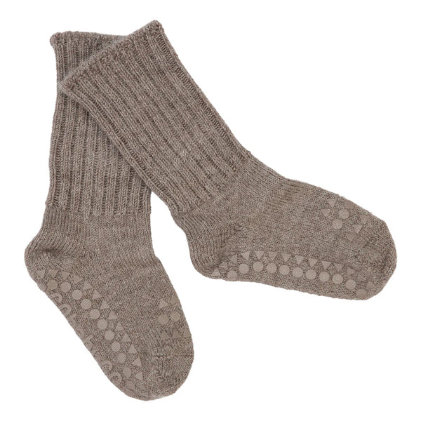 Rutschfeste Socken aus Alpaka, Walnuss - GoBabyGo