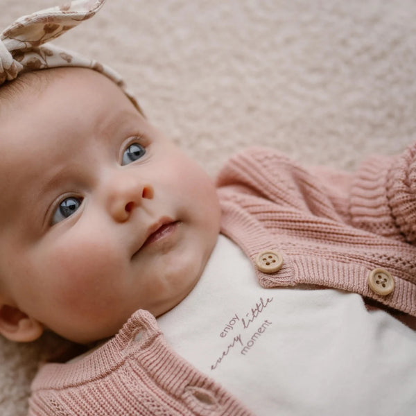 Langarmshirt (Longsleeve) (unisex), Cremefarben mit kleinem Print - Dirkje