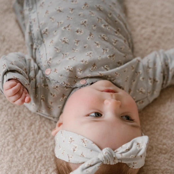 Set: Babyhose, Wickelshirt, Stirnband, Faded Blue (Graublau), geblümt - Dirkje