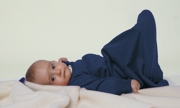 Baby-Schlafsack mit Ärmeln aus Wollfrottee (Wolle-Seide), Marineblau - Reiff